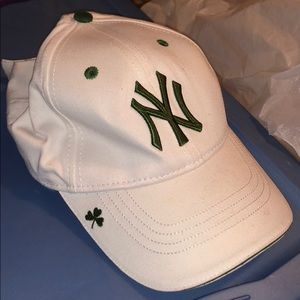New era NY Yankee shamrock hat ☘️
